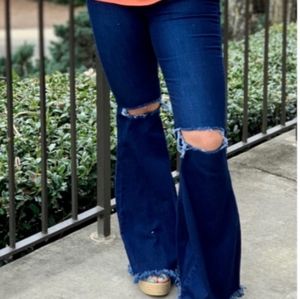 NWT Bell Bottom Boutique Jeans L
